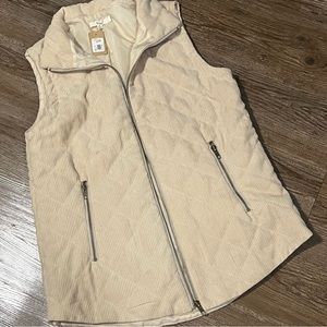 Boutique cream corduroy zip up vest.